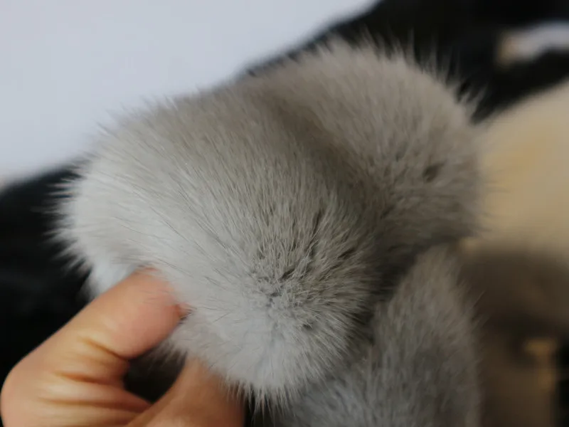 New arrival natural mink fur pelt quality mink fur tanned skins luxury fur raw material mink fur collar coat
New arrival natural mink fur pelt quality mink fur tanned skins luxury fur raw material mink fur collar coat