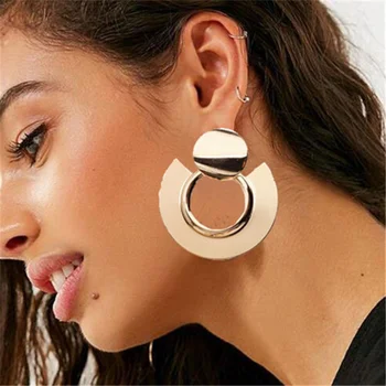 2019 Vintage metal Round Hollow Earrings Geometric Double Layers Earrings Fashion Gold Earrings Female Simple Style Jewelry
2019 Vintage metal Round Hollow Earrings Geometric Double Layers Earrings Fashion Gold Earrings Female Simple Style Jewelry
