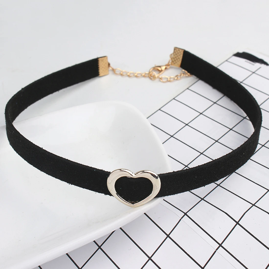 Velvet Choker Punk Goth 100% Handmade Neck Jewelry Heart Necklace Chocker Birthday Gift Hot Punk Harajuku Collar Choker Necklace
Velvet Choker Punk Goth 100% Handmade Neck Jewelry Heart Necklace Chocker Birthday Gift Hot Punk Harajuku Collar Choker Necklace