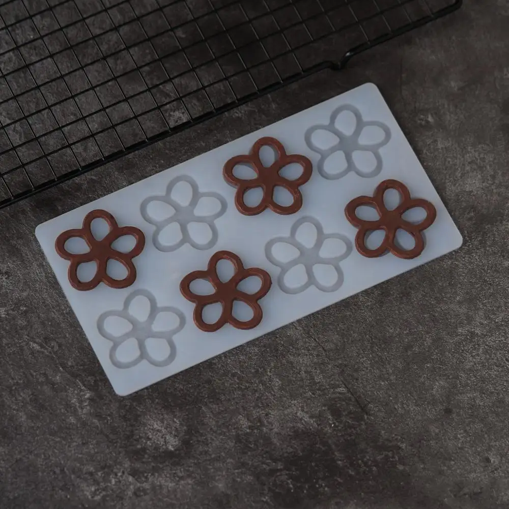 Hollow Out Flower Shape Silicone Mold Cake Decorating Tools Silicone Mold Chocolate Transfer Sheet Mould Baking Stencil Chablon
Hollow Out Flower Shape Silicone Mold Cake Decorating Tools Silicone Mold Chocolate Transfer Sheet Mould Baking Stencil Chablon