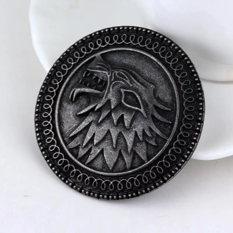 1 pcs Game of Thrones hand of the king metal badge A Song of Ice and Fire brooch Retro alloy souvenir pins
1 pcs Game of Thrones hand of the king metal badge A Song of Ice and Fire brooch Retro alloy souvenir pins