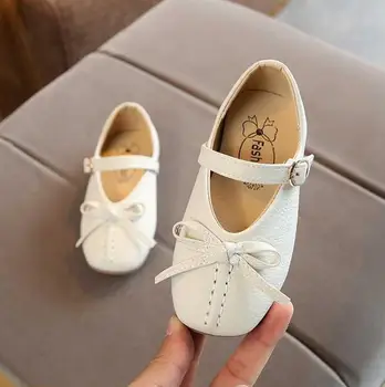 2018 autumn baby princess shoes 2018 children flat peas shoes fashion non-slip bottom shallow Korean version of single shoes
2018 autumn baby princess shoes 2018 children flat peas shoes fashion non-slip bottom shallow Korean version of single shoes