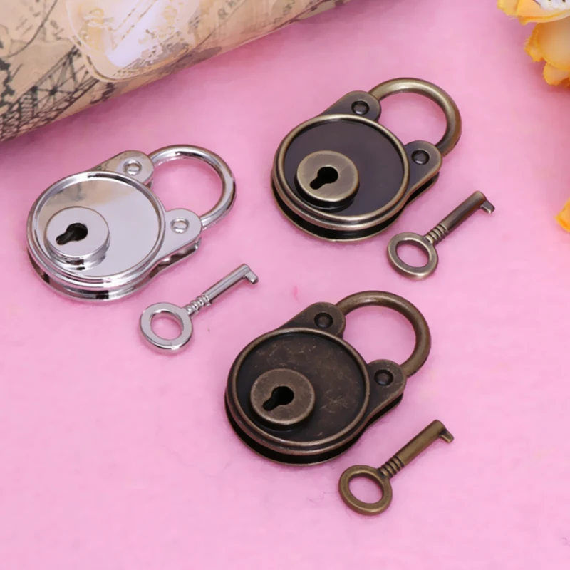 Vintage Bear Antique Style Mini Archaize Padlocks Key Lock With Key For Handbag/Small Luggage/Tiny Craft Diary/Toy/Box
Vintage Bear Antique Style Mini Archaize Padlocks Key Lock With Key For Handbag/Small Luggage/Tiny Craft Diary/Toy/Box