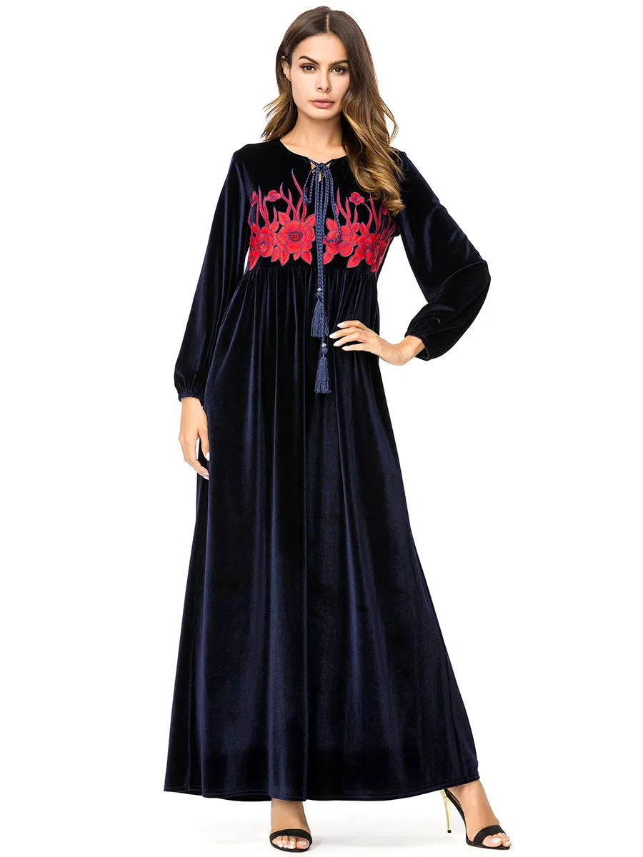 2018 Velour Muslim Abaya Dress Embroidery velvet kaftan Autumn Winter Islamic Muslim Party Dresses Arab Robes 7215
2018 Velour Muslim Abaya Dress Embroidery velvet kaftan Autumn Winter Islamic Muslim Party Dresses Arab Robes 7215