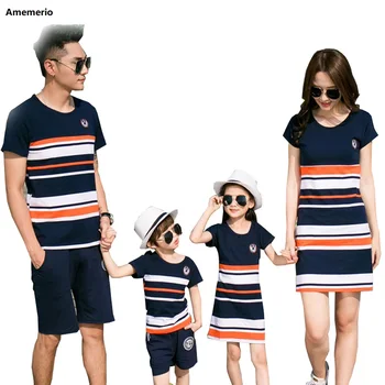 2019 Summer Striped T-shirt Outfits Mother And Daughter Dresses And Father Son Baby Boy Girl Family Matching Family Outfits
2019 Summer Striped T-shirt Outfits Mother And Daughter Dresses And Father Son Baby Boy Girl Family Matching Family Outfits
