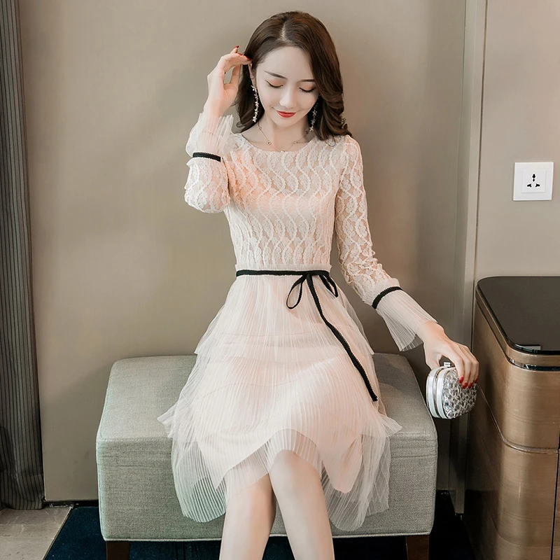 Spring New 2019 Women Sweet Lace Stitching Princess Dress With Sashes Women Apricot Flare Sleeve Party Dresses Vestidos Feminina
Spring New 2019 Women Sweet Lace Stitching Princess Dress With Sashes Women Apricot Flare Sleeve Party Dresses Vestidos Feminina