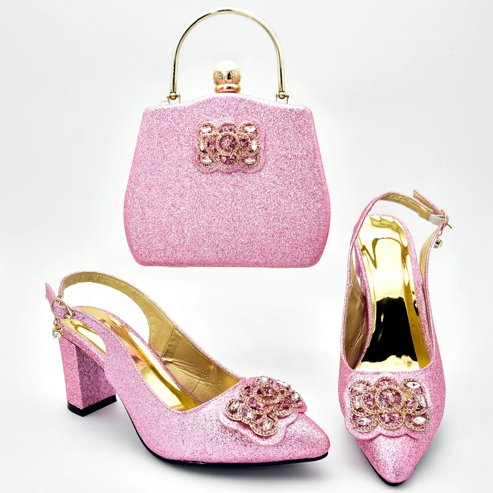 Lovely pink color shinning sandal shoes lady with clutches bag matching set 2.7 inches heel nice shoes bag set matching SB8375-5
Lovely pink color shinning sandal shoes lady with clutches bag matching set 2.7 inches heel nice shoes bag set matching SB8375-5