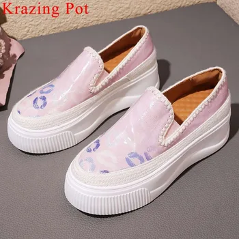 Krazing Pot high quality round toe slip on loafers flat paltform labium pattern med bottom breathable women vulcanized shoes L26
Krazing Pot high quality round toe slip on loafers flat paltform labium pattern med bottom breathable women vulcanized shoes L26