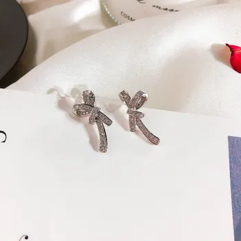 Classic Crystal Geometric Women Dangle Earrings Bows Unsymmetrical Zircon Earrings Earing Wedding Gifts
Classic Crystal Geometric Women Dangle Earrings Bows Unsymmetrical Zircon Earrings Earing Wedding Gifts
