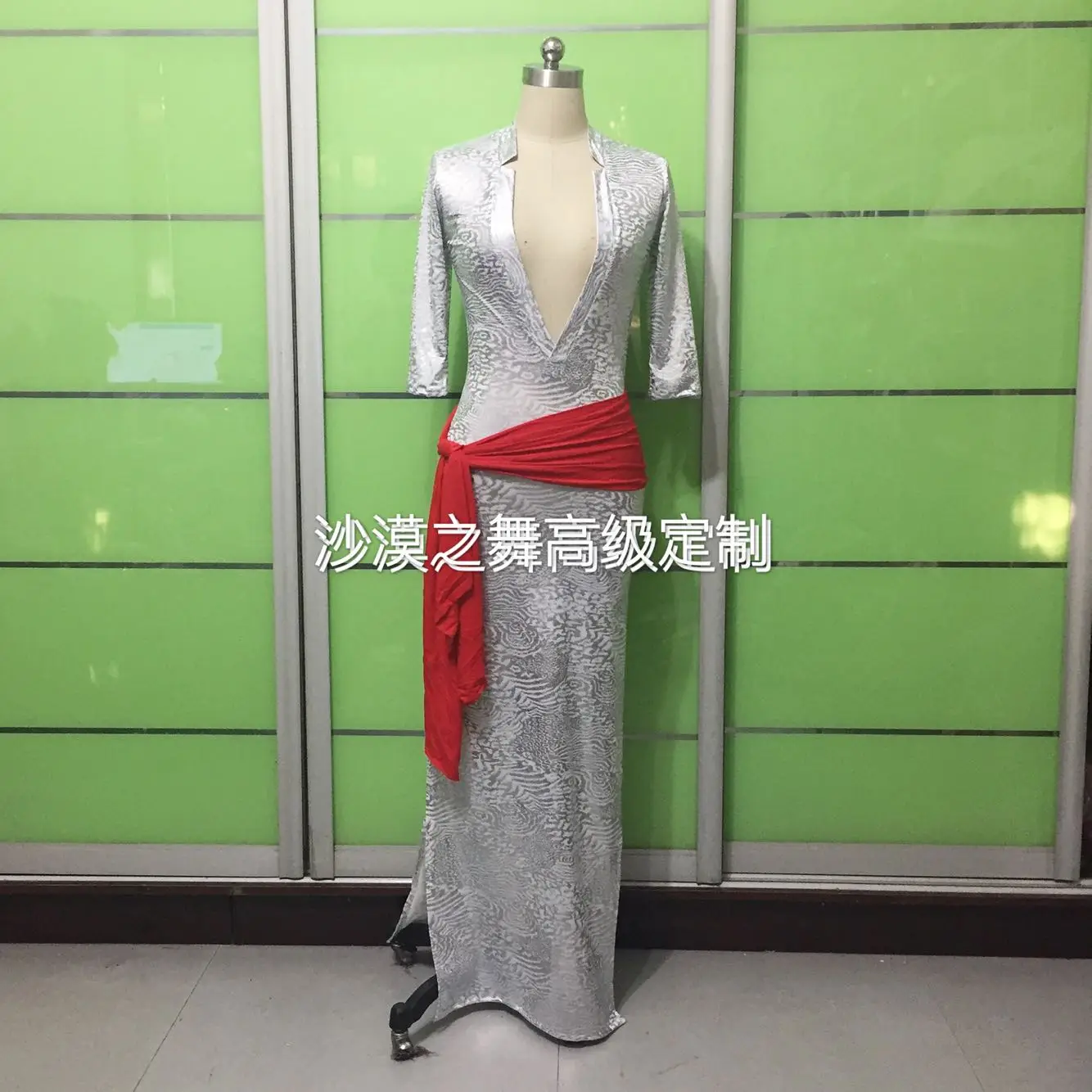 Bellydance oriental Belly baladi Indian eastern Egyptian hair swinging dance dancing costumes bra belt skirt dress robe set 2593
Bellydance oriental Belly baladi Indian eastern Egyptian hair swinging dance dancing costumes bra belt skirt dress robe set 2593