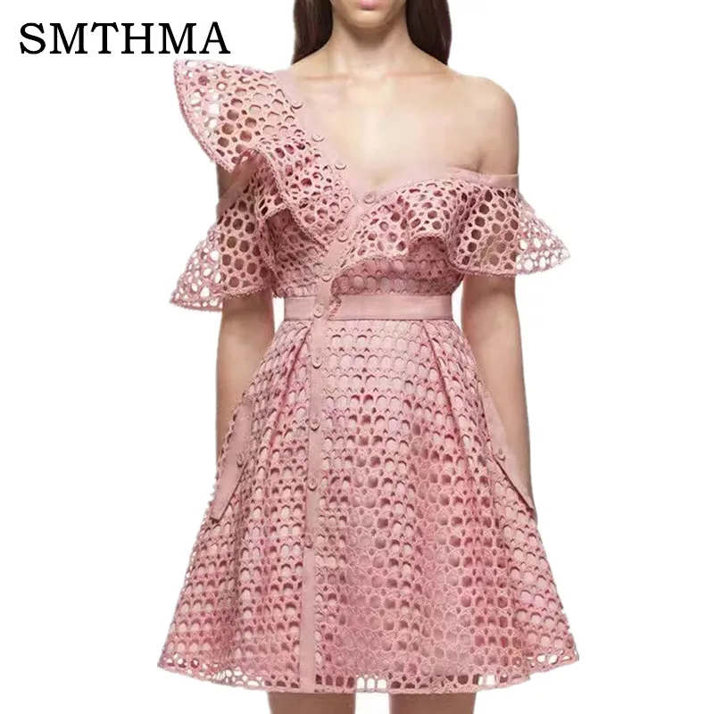SMTHMA 2019 Runway New arrive pink women One Shoulder Ruffles Pink blue white lace dress
SMTHMA 2019 Runway New arrive pink women One Shoulder Ruffles Pink blue white lace dress