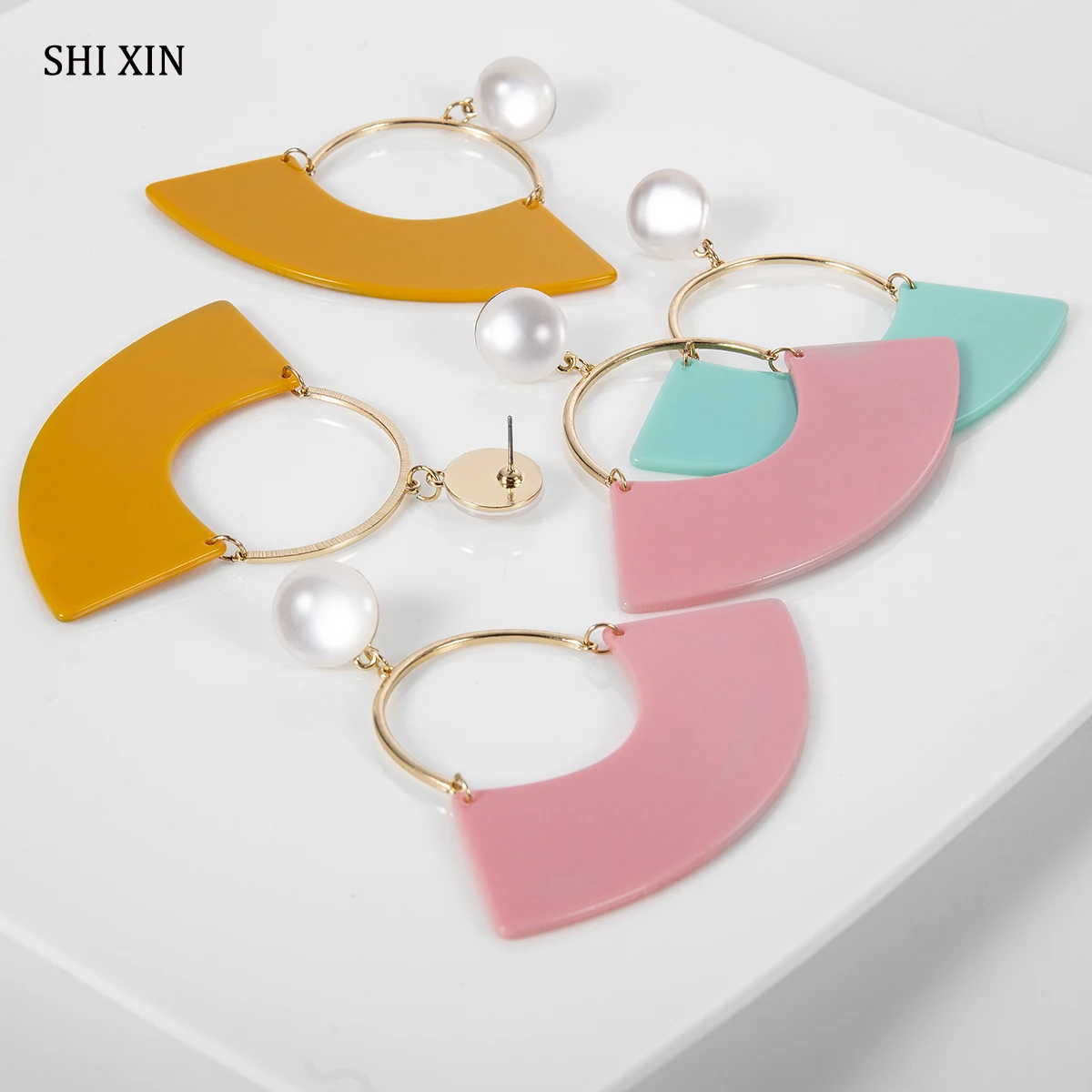 SHIXIN Boho Green/Pink/Orange Acrylic Earrings for Women Korean Big Earring 2019 Fashion Jewelry Summer Drop Earring Trendy Gift
SHIXIN Boho Green/Pink/Orange Acrylic Earrings for Women Korean Big Earring 2019 Fashion Jewelry Summer Drop Earring Trendy Gift
