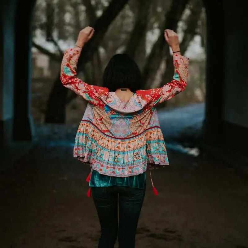 RED Boho Blouse 2018 Spring Peacock Floral Print Blouses Vinatge Sexy V-Neck Long Sleeve Tassel Bohemia Women Blouses Hippie TOP
RED Boho Blouse 2018 Spring Peacock Floral Print Blouses Vinatge Sexy V-Neck Long Sleeve Tassel Bohemia Women Blouses Hippie TOP