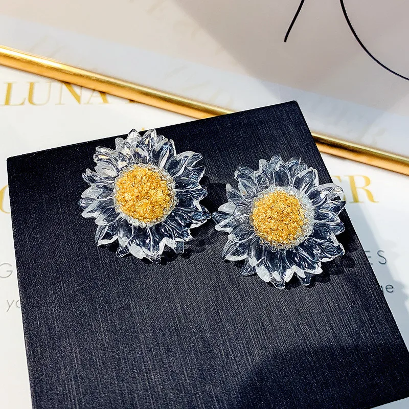 FYUAN Summer Resin Flower Stud Earrings for Women Girl Bijoux Transparent Sunflower Earrings Fashion Jewelry
FYUAN Summer Resin Flower Stud Earrings for Women Girl Bijoux Transparent Sunflower Earrings Fashion Jewelry