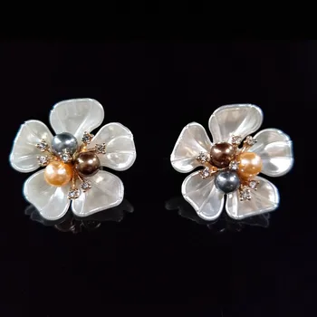 20 PCS 35mm*37mm Fashion Imitation Shell Pearl Alloy Crystal Flowers Connectors Charm For Jewelry Making 
20 PCS 35mm*37mm Fashion Imitation Shell Pearl Alloy Crystal Flowers Connectors Charm For Jewelry Making