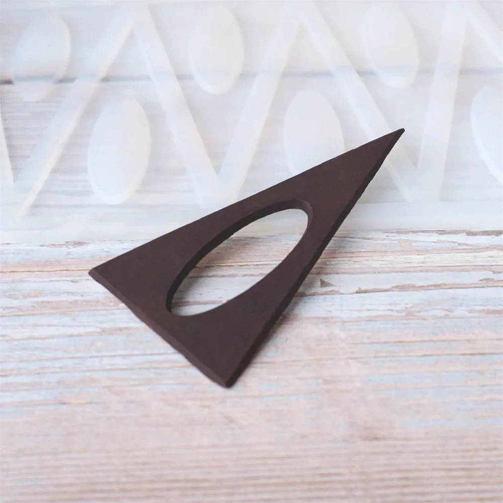 Triangles Ellipse shape Non-stick Silicone Chocolate Mold Ice Molds Cake Mould Bakeware Baking Tools
Triangles Ellipse shape Non-stick Silicone Chocolate Mold Ice Molds Cake Mould Bakeware Baking Tools