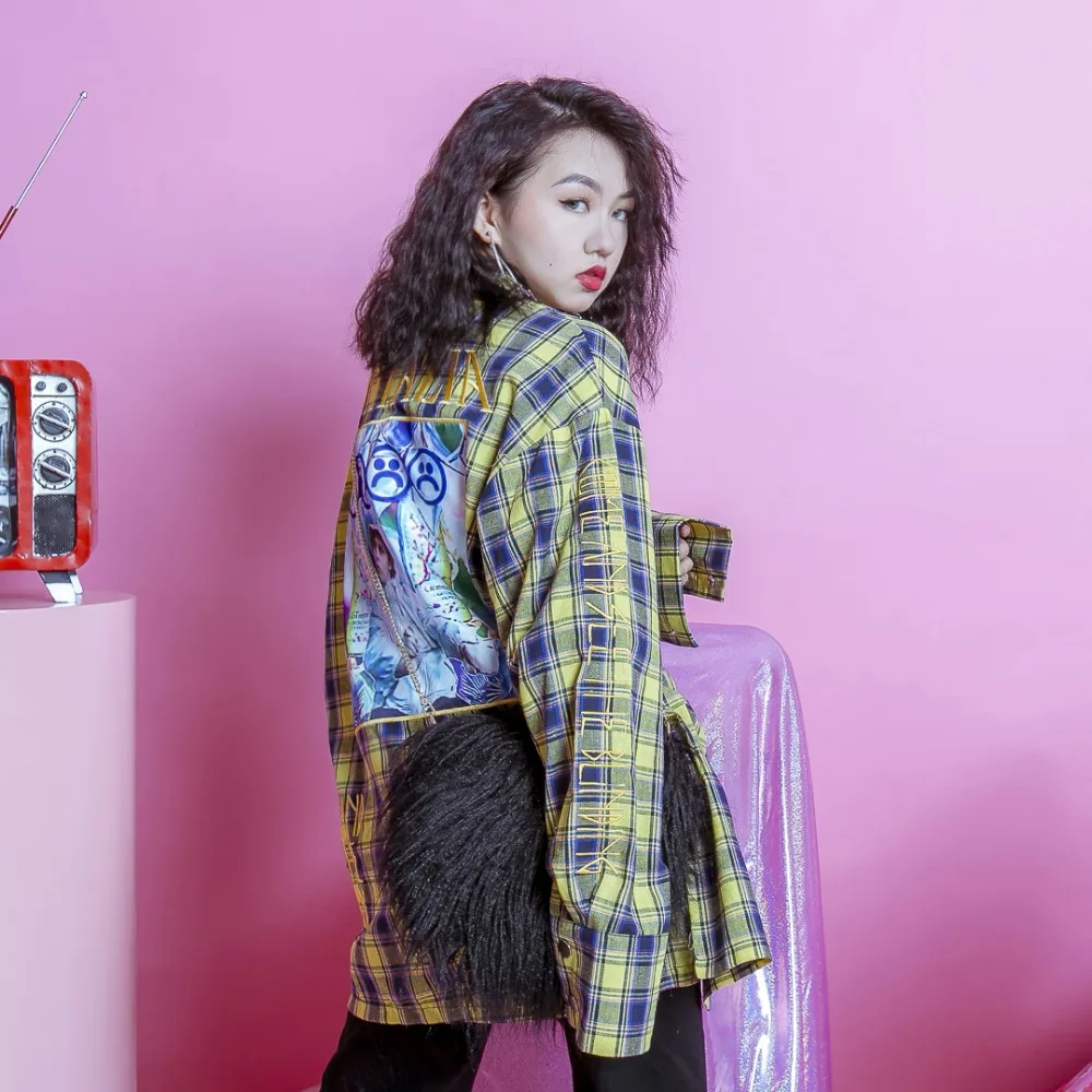 Jasmine zipper collar personality characters embroidery BF loose lattices blouse girl shirt
Jasmine zipper collar personality characters embroidery BF loose lattices blouse girl shirt