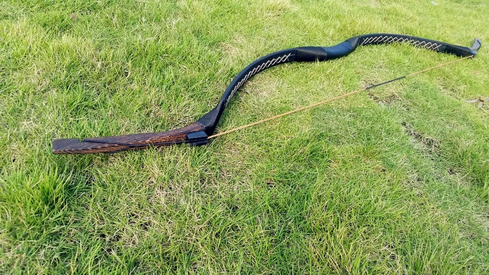 Archery handcraft recurve bow Chinese traditional Mongolian longbow 20lbs-60lbs black leather bow for achery hunting
Archery handcraft recurve bow Chinese traditional Mongolian longbow 20lbs-60lbs black leather bow for achery hunting