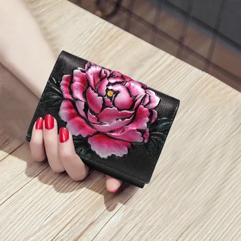 Vintage Embossing Peony Ladies Genuine Leather Short Wallet Women Folded Purse Money Bag Hasp Multifunction Card Holder Coin Bag
Vintage Embossing Peony Ladies Genuine Leather Short Wallet Women Folded Purse Money Bag Hasp Multifunction Card Holder Coin Bag