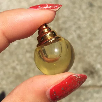 Small pure natural topaz pendant engraved wishing bottle pendant perfume bottle necklace lanugo bottle auspicious gift
Small pure natural topaz pendant engraved wishing bottle pendant perfume bottle necklace lanugo bottle auspicious gift