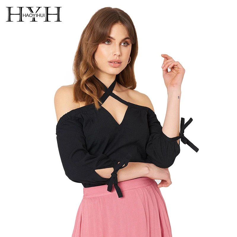 Фото Женская блузка HYH HAOYIHUI черная однотонная с открытыми плечами и чокером вырезом на