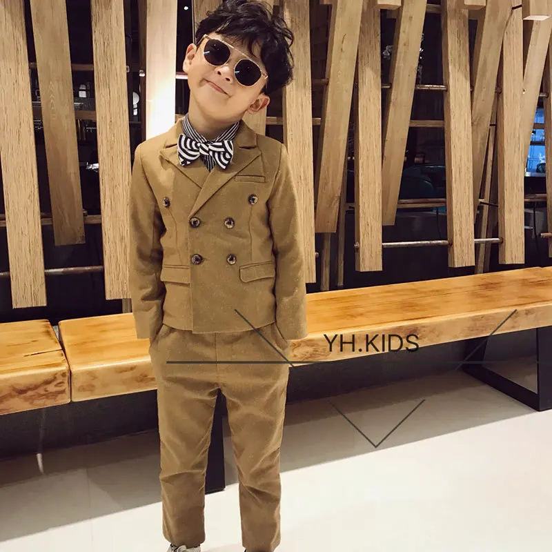 Children's wear small suit 2019 autumn and winter new boys double-breasted 2 sets of children's suit dresses boys clothes
Children's wear small suit 2019 autumn and winter new boys double-breasted 2 sets of children's suit dresses boys clothes