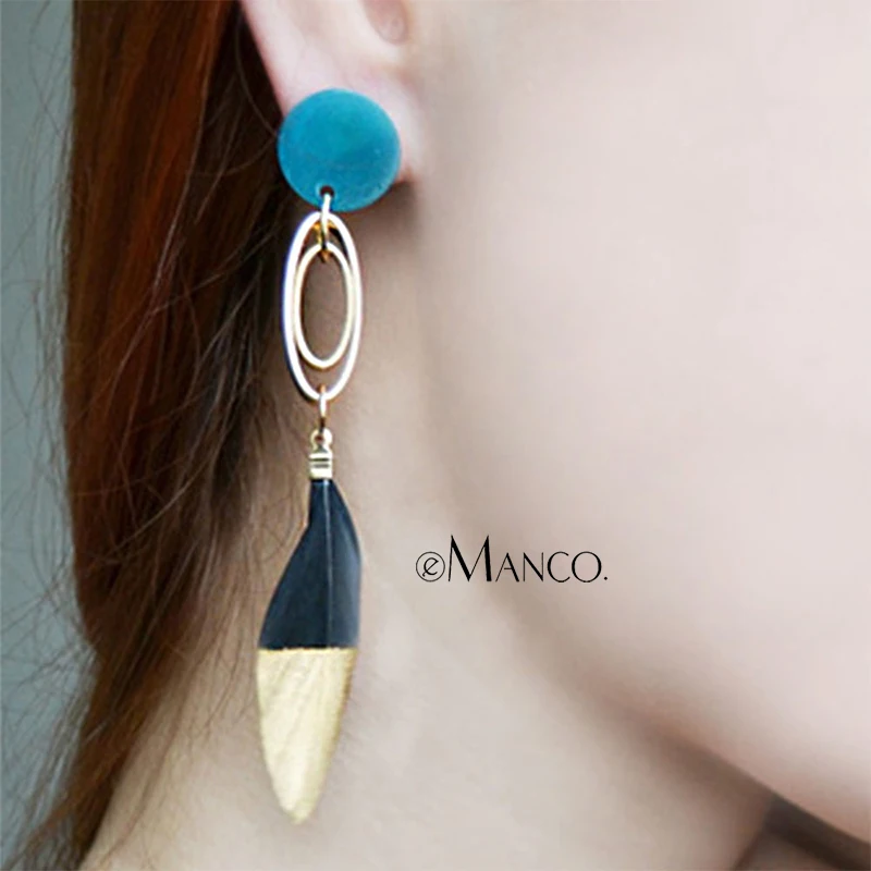 eManco Wholesale Bohemia Asymmetry Drop Earrings Blue Resin With Metal Bar-type Earring &Golden Circle Link Feather Earrings
eManco Wholesale Bohemia Asymmetry Drop Earrings Blue Resin With Metal Bar-type Earring &Golden Circle Link Feather Earrings