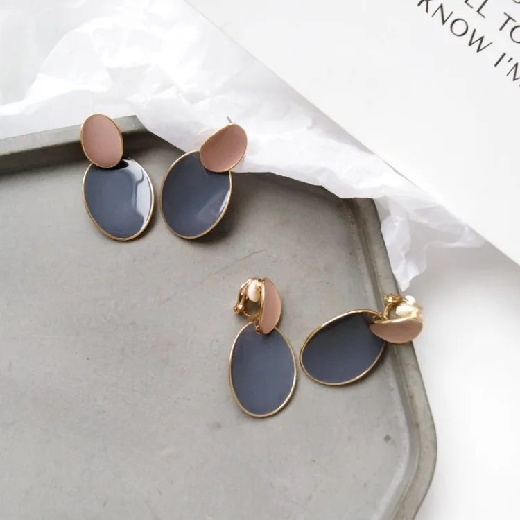 Korean Enamel Metal No Ears Hole Earrings Creative Irregular Round Oval Clip Earrings Without Piercing For Women Girls
Korean Enamel Metal No Ears Hole Earrings Creative Irregular Round Oval Clip Earrings Without Piercing For Women Girls