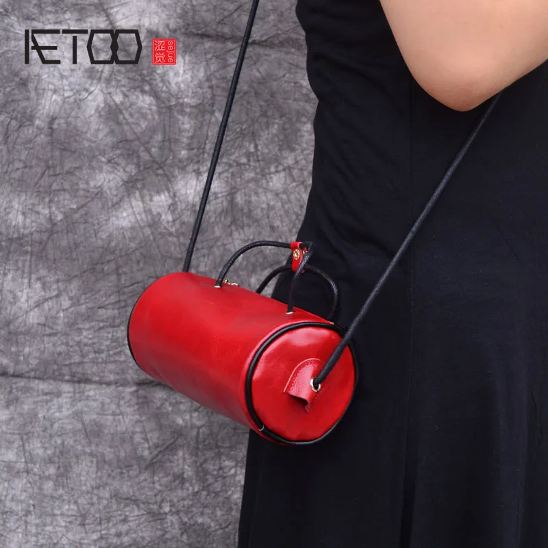 AETOO New wave simple wild female Korean version of the shoulder Messenger bag niche design bucket cylinder bag cylindrical
AETOO New wave simple wild female Korean version of the shoulder Messenger bag niche design bucket cylinder bag cylindrical