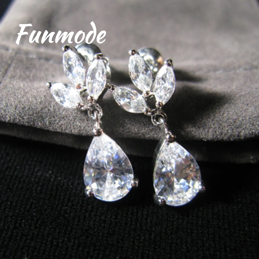 Funmode Luxury AAA Cubic Zirconia Pave Water Drop Shape Stud Earring Women's Jewelry Boucles D'oreille Women Bijoute F031E
Funmode Luxury AAA Cubic Zirconia Pave Water Drop Shape Stud Earring Women's Jewelry Boucles D'oreille Women Bijoute F031E