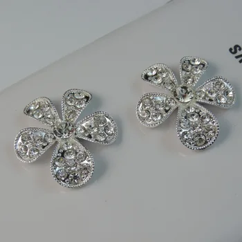 sliver Flower Dotted With Bling Rhinestone Flat Back Button For Fashion Women Decoration hair headband accessories 12pcs/lot
sliver Flower Dotted With Bling Rhinestone Flat Back Button For Fashion Women Decoration hair headband accessories 12pcs/lot