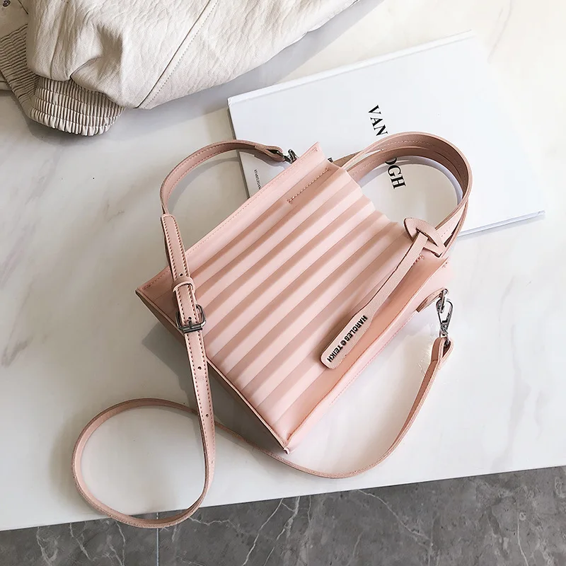 Jelly Women Large Handbag Female 2019 New Cute Hand Bag Ladies Tote Bags Fashion Crossbody Bag Women Transparent Shoulder Bags
Jelly Women Large Handbag Female 2019 New Cute Hand Bag Ladies Tote Bags Fashion Crossbody Bag Women Transparent Shoulder Bags