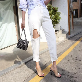 White Jeans for Women High Waist Ripped Hole Fringe Hem Female Harem Denim Jeans 2019 Streetwear Women Denim Trousers
White Jeans for Women High Waist Ripped Hole Fringe Hem Female Harem Denim Jeans 2019 Streetwear Women Denim Trousers