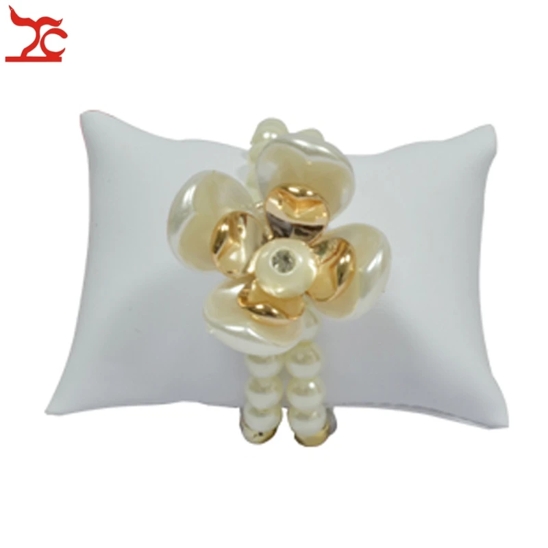 One Pcs Small 8.5 X 5 X 3cm Jewelry Display Cushion White PU Bracelet Anklet Bangle Chain Display Holder Watch Pillow
One Pcs Small 8.5 X 5 X 3cm Jewelry Display Cushion White PU Bracelet Anklet Bangle Chain Display Holder Watch Pillow