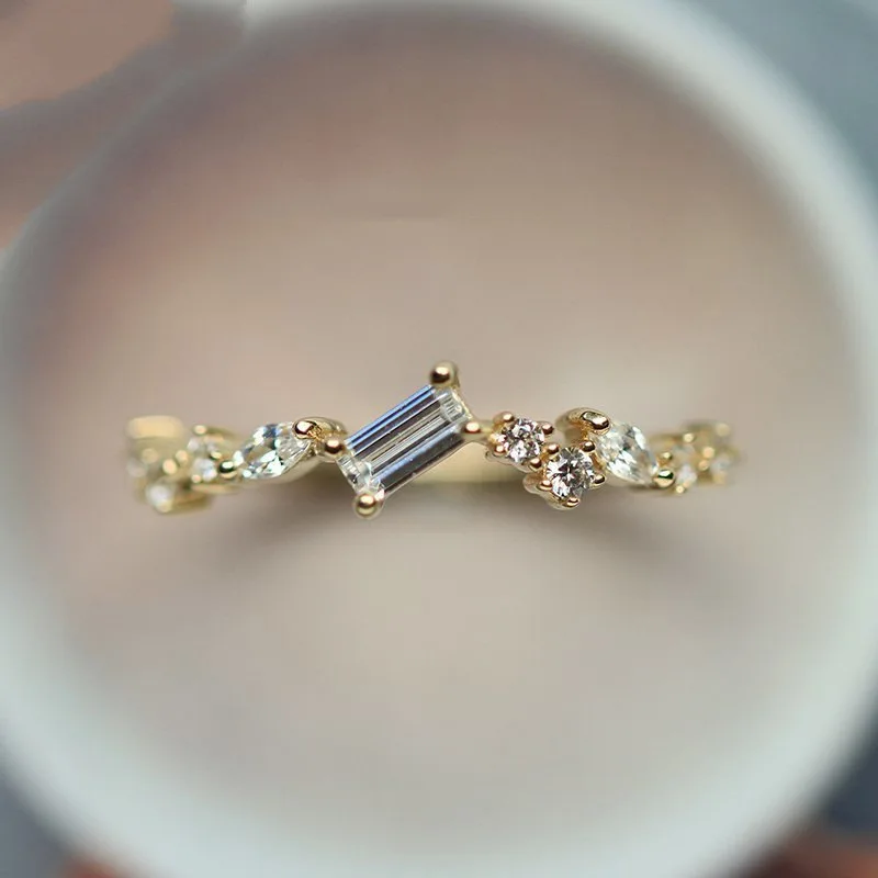 Nicole Wish Japan and South Korea Crystal Simulation Crystal Gold Ring Light Luxury Ring Engagement Wedding Ring Ring Girl
Nicole Wish Japan and South Korea Crystal Simulation Crystal Gold Ring Light Luxury Ring Engagement Wedding Ring Ring Girl