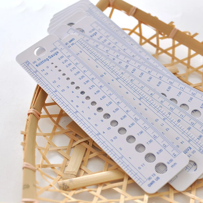 1pcs Plastic Sew Knitting Needle Gauge Inch cm Ruler Tool (US UK Canada Sizes) 2-10mm Sewing Accessories Tools
1pcs Plastic Sew Knitting Needle Gauge Inch cm Ruler Tool (US UK Canada Sizes) 2-10mm Sewing Accessories Tools