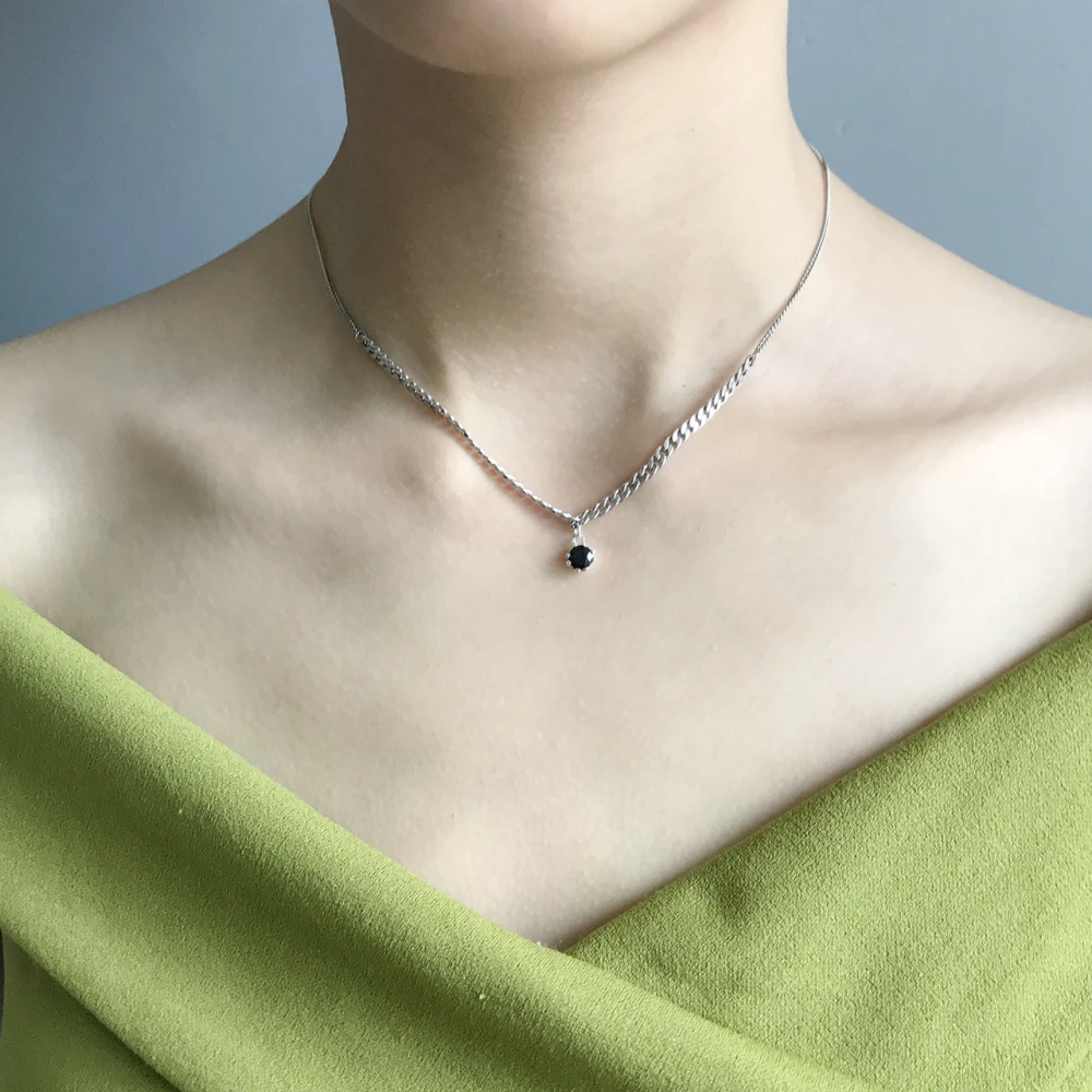925 Sterling Silver Personalized Gothic Curb Chain Necklace Mother Gift Hypoallergenic Black Agate Pendant Necklace S925 Jewelry
925 Sterling Silver Personalized Gothic Curb Chain Necklace Mother Gift Hypoallergenic Black Agate Pendant Necklace S925 Jewelry