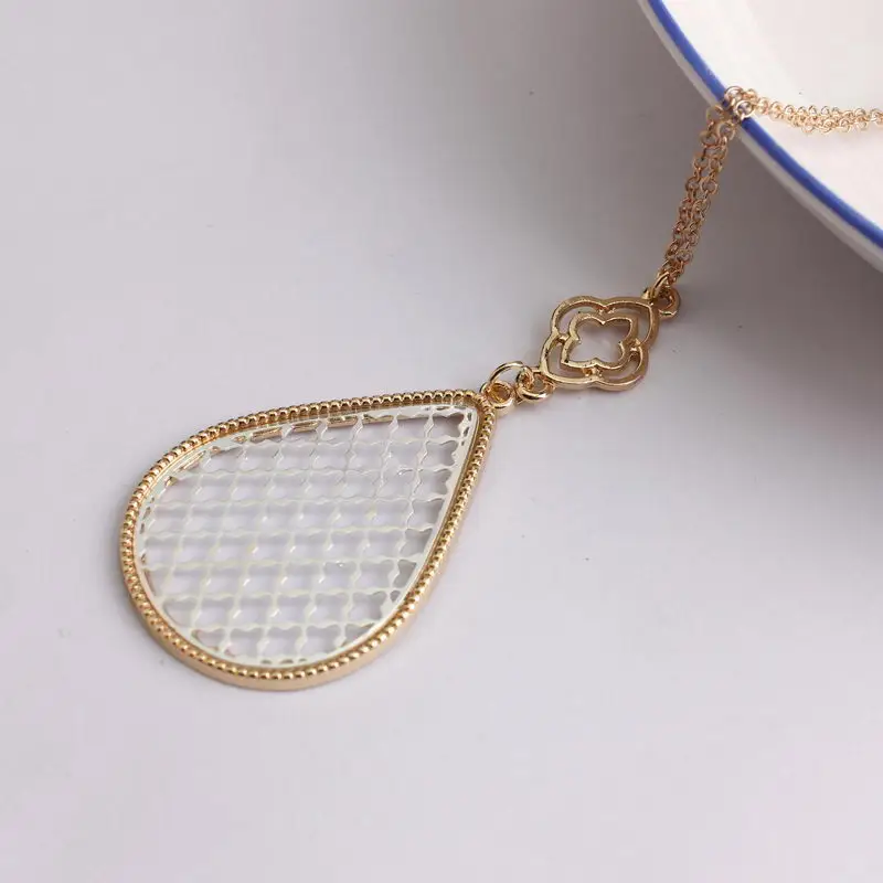 2018 New Modern Design Teardrop Filigree Dangle Drops Pendant Necklaces for Women Cut Out Hollow Teardrop Women Pendant Drops
2018 New Modern Design Teardrop Filigree Dangle Drops Pendant Necklaces for Women Cut Out Hollow Teardrop Women Pendant Drops
