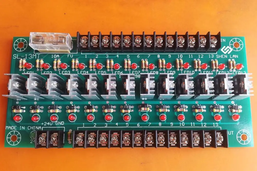 13 way PLC transistor amplifier board PLC power plate magnifying plate die casting machine output board
13 way PLC transistor amplifier board PLC power plate magnifying plate die casting machine output board