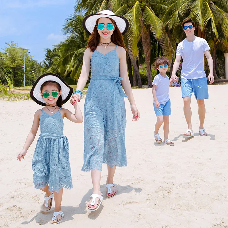 Family Matching Outfits Summer Mom Daughter Seaside Vacation Beach Long Dress Father and Son T-shirt Family Clothing Sets CC687
Family Matching Outfits Summer Mom Daughter Seaside Vacation Beach Long Dress Father and Son T-shirt Family Clothing Sets CC687