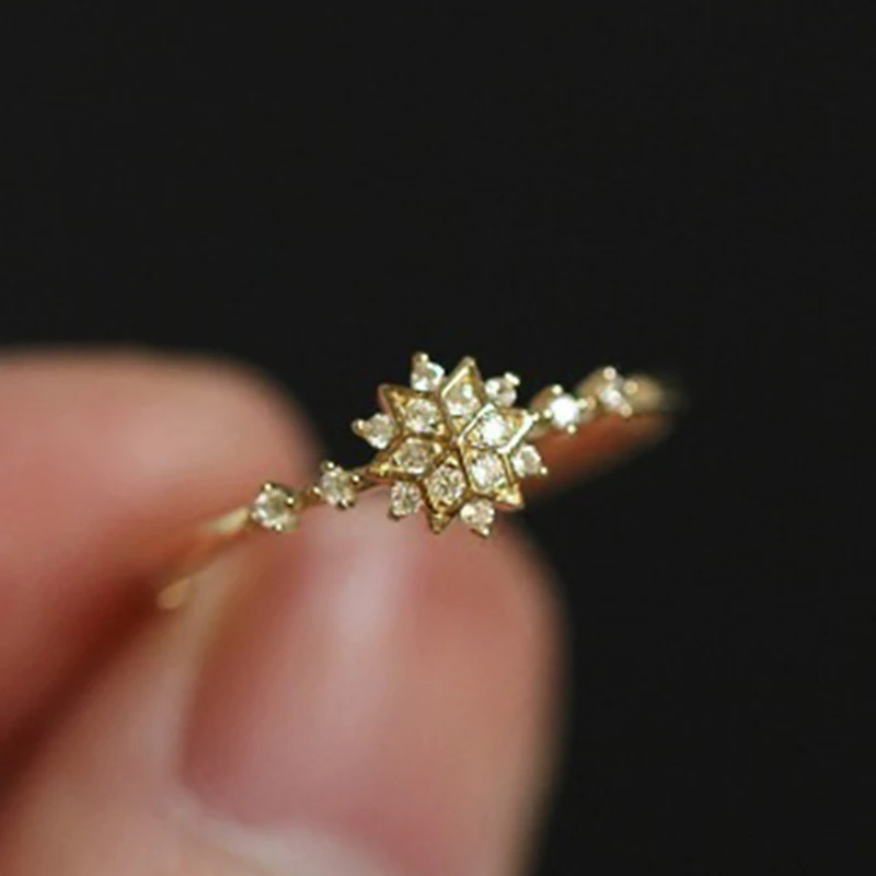 HOMOD 2019 New Cute Women's Snowflake Rings Female Chic Dainty Rings Party Delicate Rings Wedding Jewelry Gifts
HOMOD 2019 New Cute Women's Snowflake Rings Female Chic Dainty Rings Party Delicate Rings Wedding Jewelry Gifts