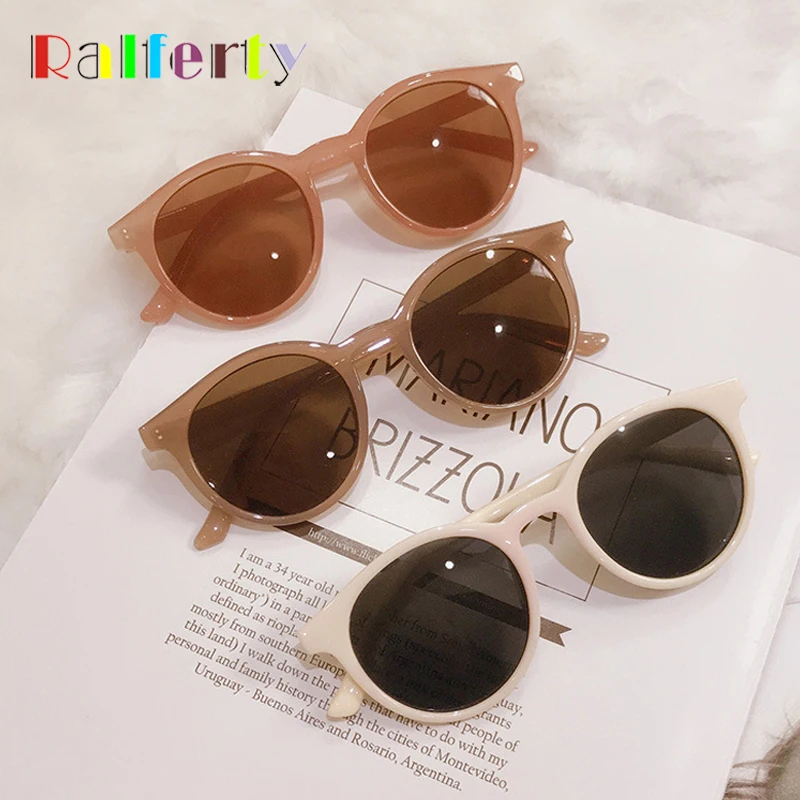 Ralferty 2019 Sunglasses Women Round Glasses Sun UV400 Retro Vintage Shades Elegant Ladies Sunglass gafas de sol mujer M1332
Ralferty 2019 Sunglasses Women Round Glasses Sun UV400 Retro Vintage Shades Elegant Ladies Sunglass gafas de sol mujer M1332