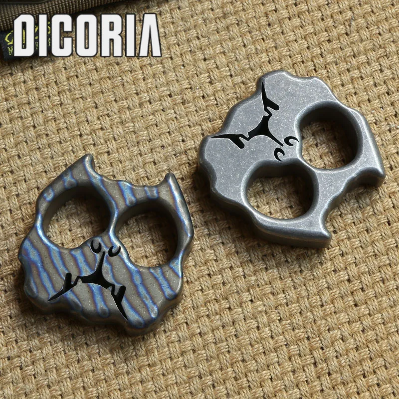 DICORIA Bully dog double ring TC4 Titanium punch daggers outdoor Buckle EDC Survival Knuck knuckles Multi tools
DICORIA Bully dog double ring TC4 Titanium punch daggers outdoor Buckle EDC Survival Knuck knuckles Multi tools