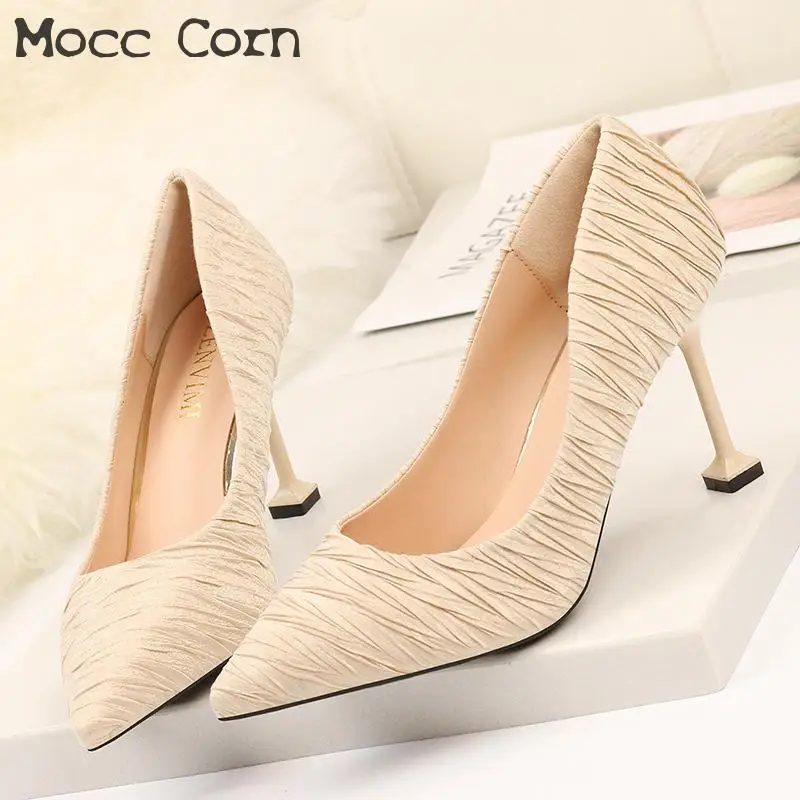Satin High Heel Female Wedding Shoes Bride Pointed Toe Thin Heels Pumps Women Slip-on Valentine Party Pumps Office Shoes Women
Satin High Heel Female Wedding Shoes Bride Pointed Toe Thin Heels Pumps Women Slip-on Valentine Party Pumps Office Shoes Women