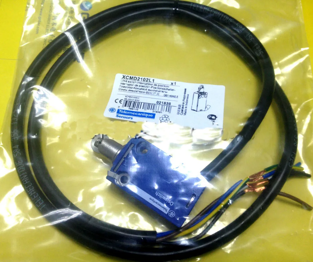 XCMD2102L1 Limit Switch New