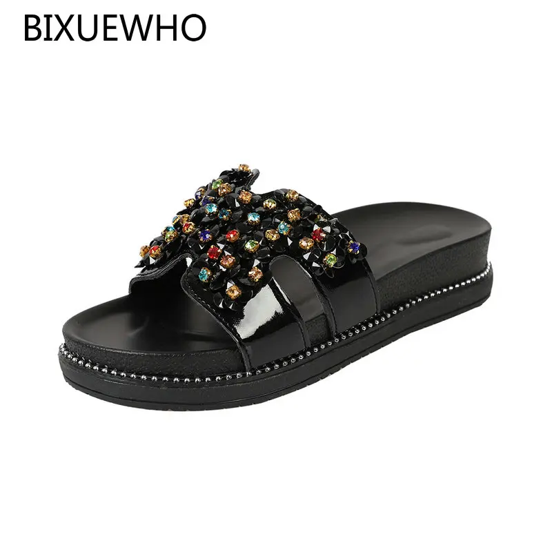 Size 35-40 2019 New Stylish Summer Lady Slippers Women Round Toes Flat Heels Shoes Woman Crystal Decoration Outside Slippers
Size 35-40 2019 New Stylish Summer Lady Slippers Women Round Toes Flat Heels Shoes Woman Crystal Decoration Outside Slippers