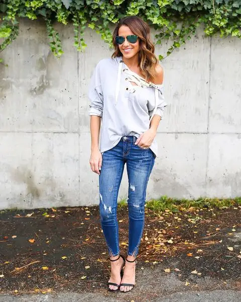 3646996800_1237963270