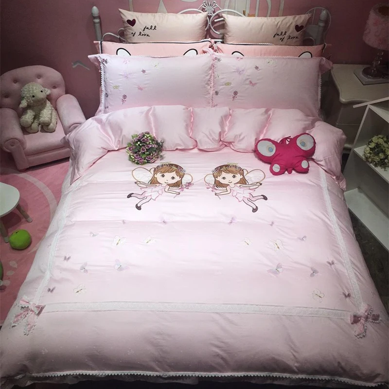 Pink Lovely Cartoon Little Angel Embroidery Egyptian cotton Girl Bedding Set Bow Duvet Cover Bed sheet Pillowcase Gift For Child
Pink Lovely Cartoon Little Angel Embroidery Egyptian cotton Girl Bedding Set Bow Duvet Cover Bed sheet Pillowcase Gift For Child