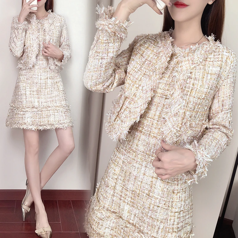 Small Fragrance Women's Wool Set Tassels Fringed Trim Short Jacket Crop +Vest Dress Tweed Party Dress Winter 2 Piece Set Outfits
Small Fragrance Women's Wool Set Tassels Fringed Trim Short Jacket Crop +Vest Dress Tweed Party Dress Winter 2 Piece Set Outfits