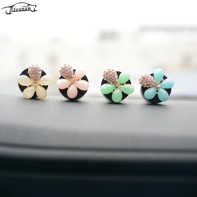 Automobile air conditioning decoration diamond exquisite flower car export perfume decorative interior decoration of
Automobile air conditioning decoration diamond exquisite flower car export perfume decorative interior decoration of
